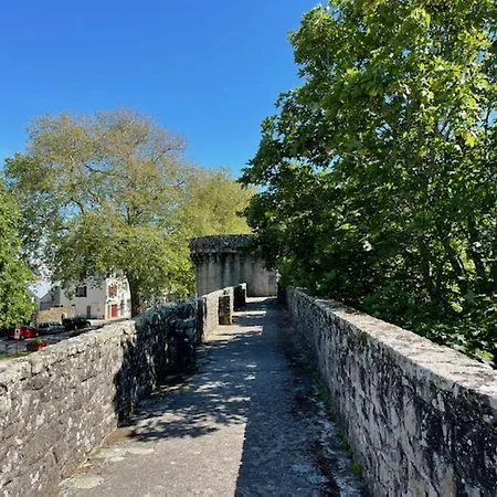 Face Aux Remparts De *